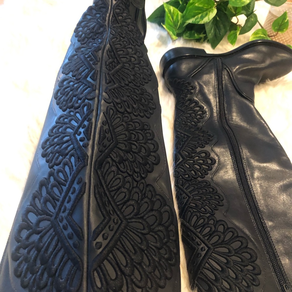 🥳3x HP🔥NEW w/out box. Gianni Bini Knee boots w/ lace up back Sz 6.5. 💲 ⬇️